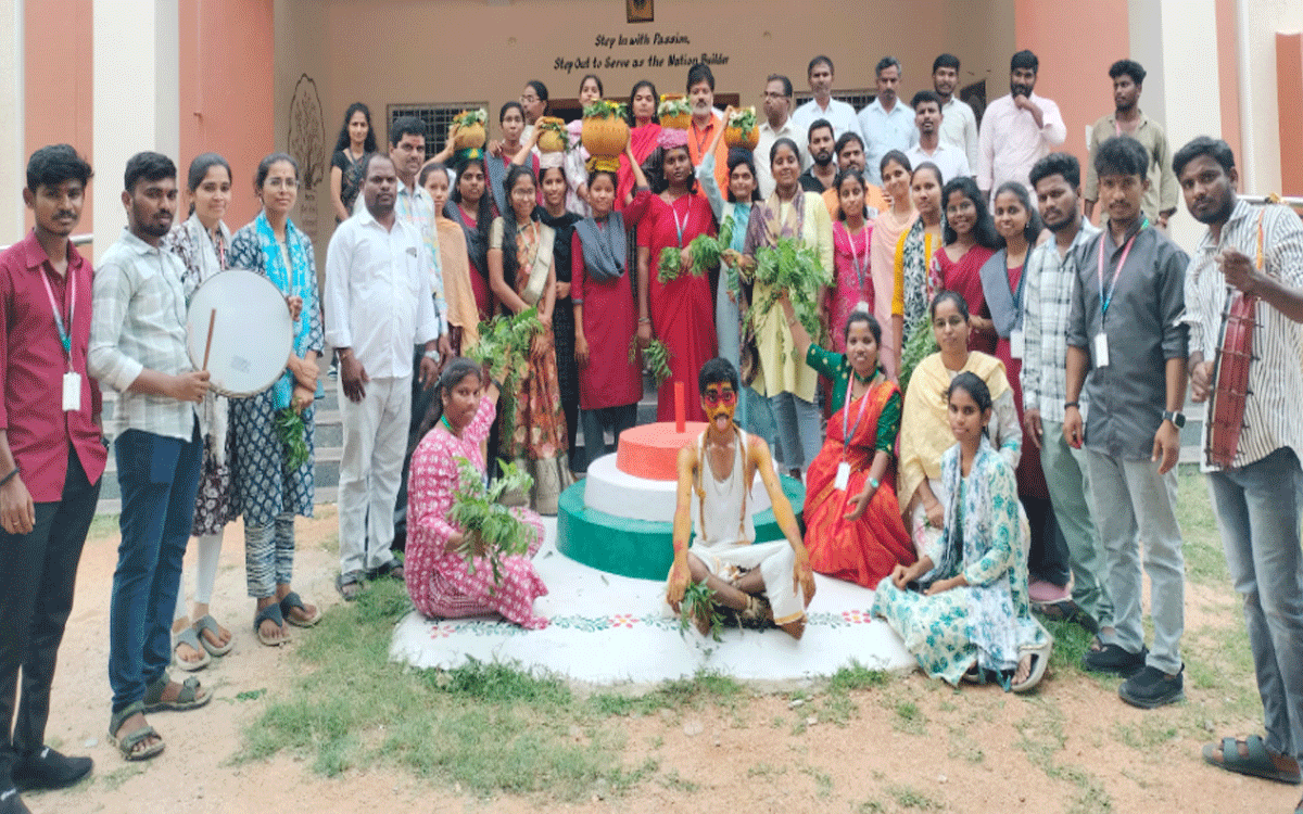 Nalgonda : న‌ల్ల‌గొండ‌ ప్రభుత్వ బీఈడీ క‌ళాశాల‌లో బోనాల మహోత్సవం