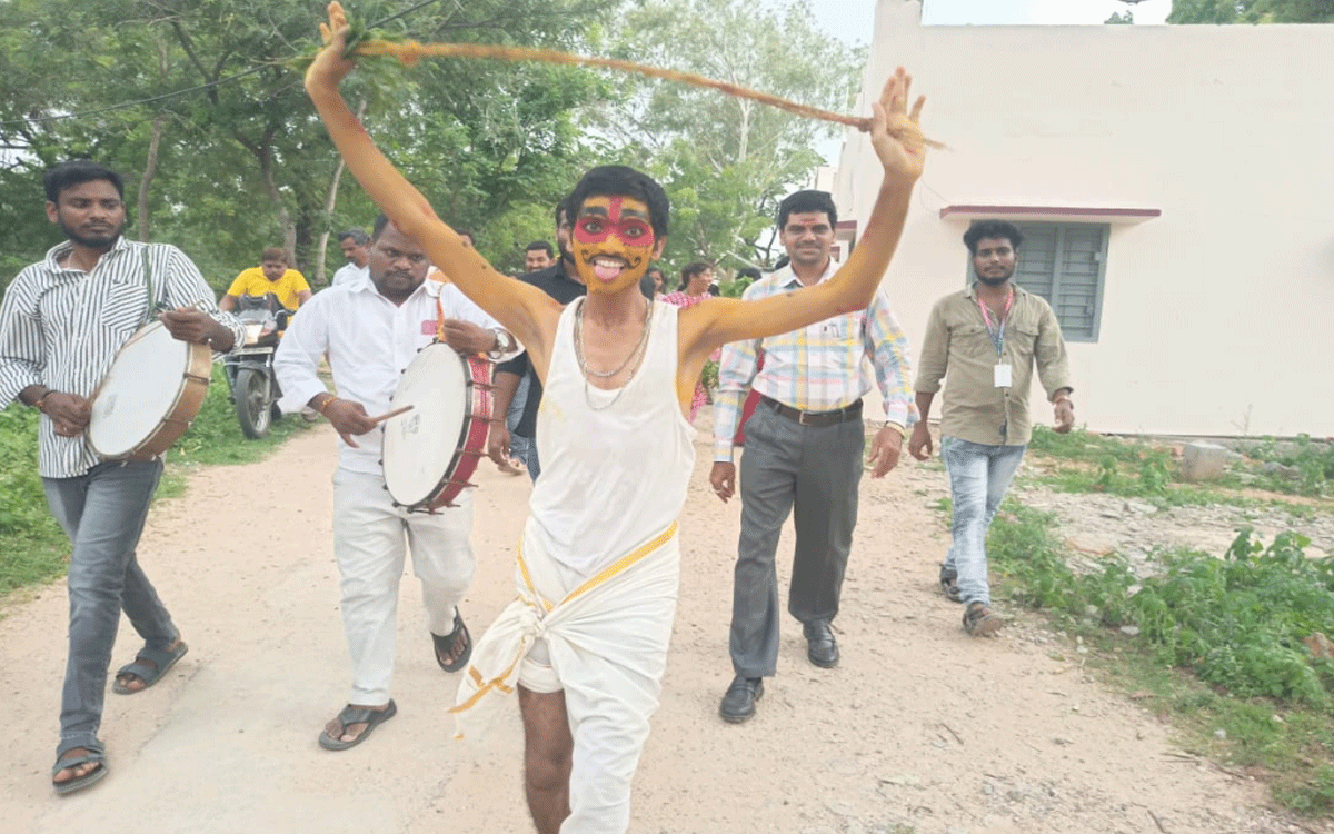 Nalgonda : న‌ల్ల‌గొండ‌ ప్రభుత్వ బీఈడీ క‌ళాశాల‌లో వైభవంగా బోనాలు