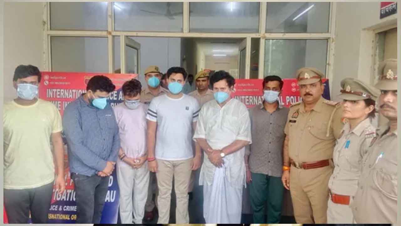 నోయిడాలో నకిలీ పోలీస్‌ స్టేషన్‌