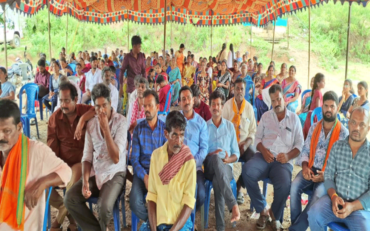 Julurupadu : కాకర్లలో పద్మశాలి సంఘం వన సమారాధన
