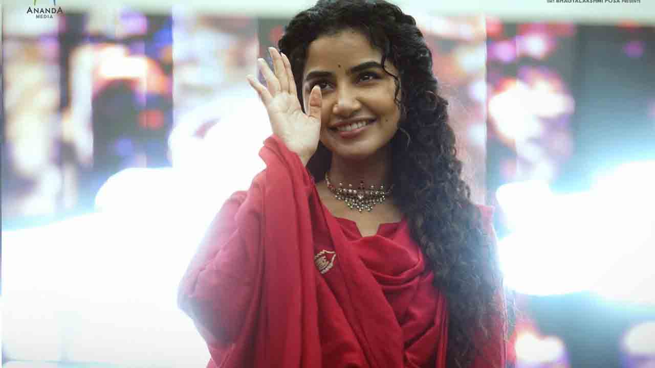 Paradha | పరదా ప్రమోషన్స్‌ టైం.. కుందనపు బొమ్మలా అనుపమ పరమేశ్వరన్‌