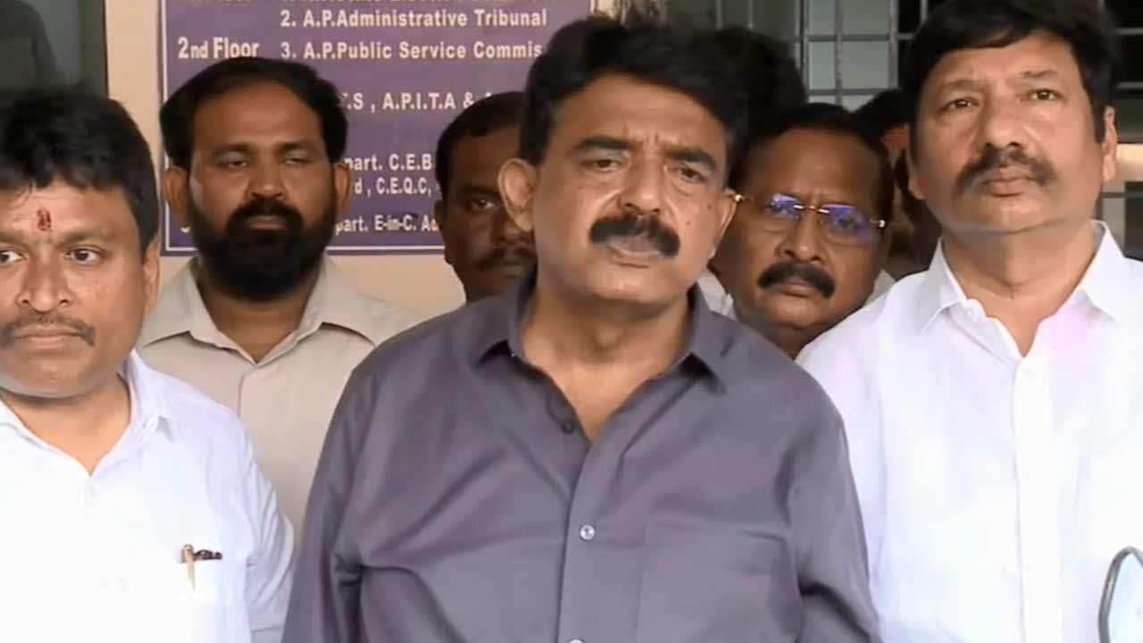 Pulivendula | పులివెందులలో ఓటుకు పది వేలు ఇస్తున్నారు.. పేర్ని నాని సంచలన వ్యాఖ్యలు