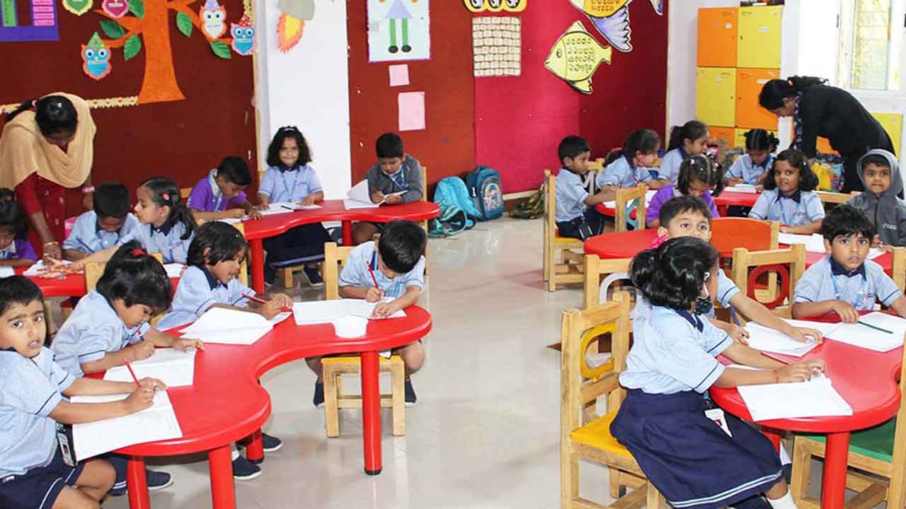 ప్రీ-ప్రైమరీ విద్య బలోపేతానికి ప్రభుత్వం కృషి : డీఈవో డి.వాసంతి