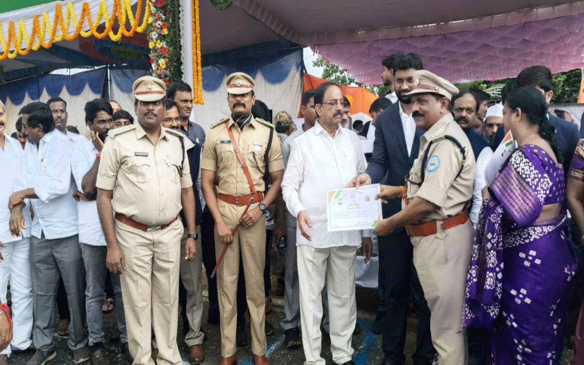 Ramavaram : రవాణా శాఖ ఉత్తమ అధికారిగా సంగం వెంకట పుల్లయ్య