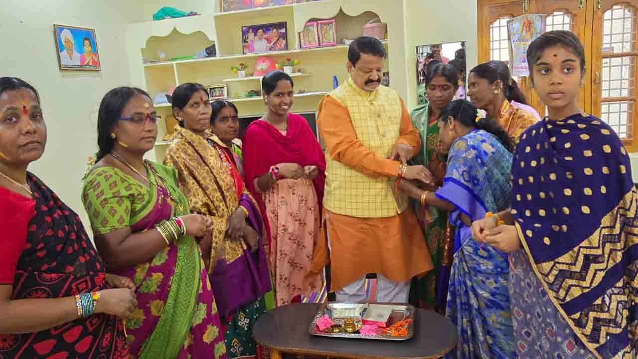 Raksha Bandhan | మానవ సంబంధాలను ఏకం చేసే గొప్ప పండుగ రాఖీ : మాజీ ఎమ్మెల్సీ ఫారూఖ్ హుస్సేన్