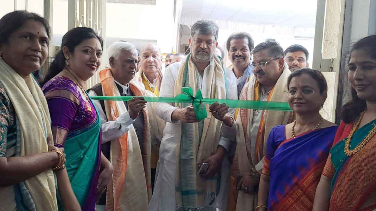 MLC L. Ramana | చేనేత పథకాలన్నిటిని కొనసాగించాలి : ఎమ్మెల్సీ ఎల్.రమణ
