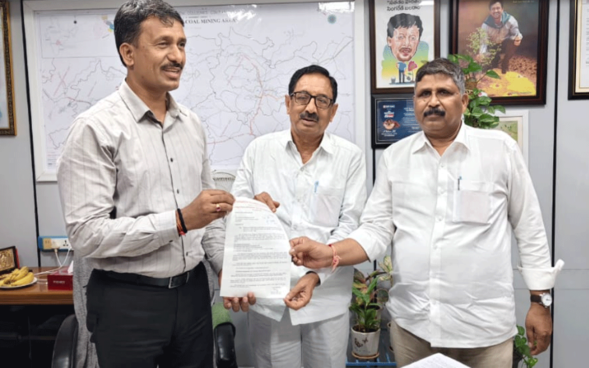 Ramavaram : కార్మిక సమస్యలు పరిష్కరించాలని సింగరేణి సి&ఎండికి విన‌తి