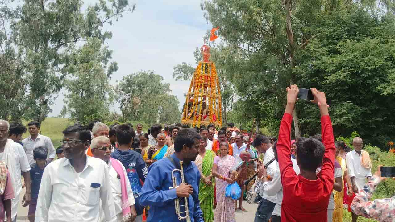 Rathotsavam | వైభవంగా ఆదిఆంజనేయ స్వామి రథోత్సవం