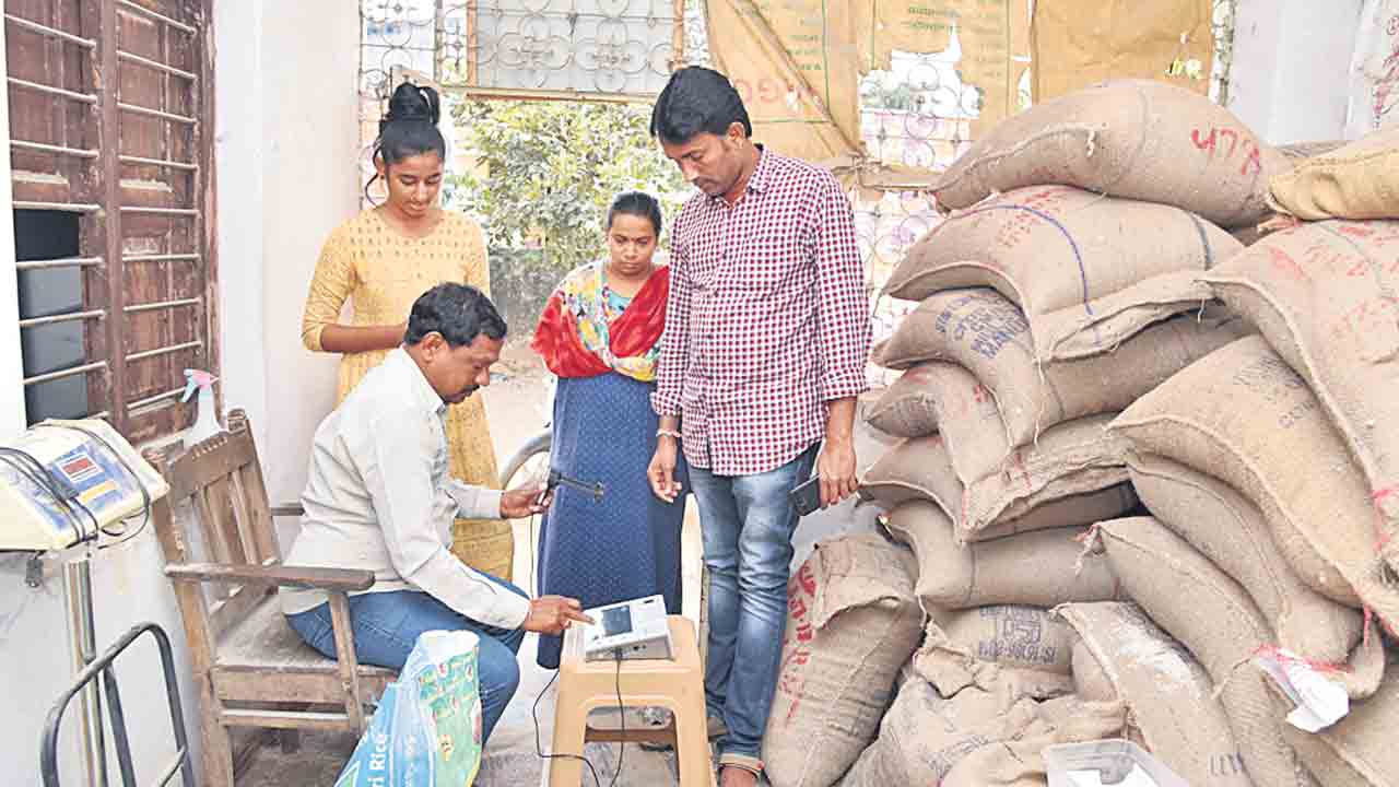 పరేషాన్లో డీలర్లు