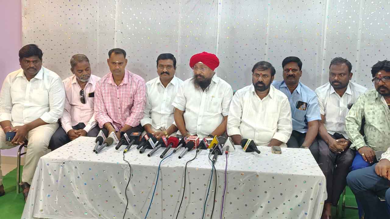 Ravinder Singh | టౌన్ ప్లానింగ్ అధికారులు కలెక్షన్స్ కింగ్స్‌లా మారారు : రవీందర్ సింగ్