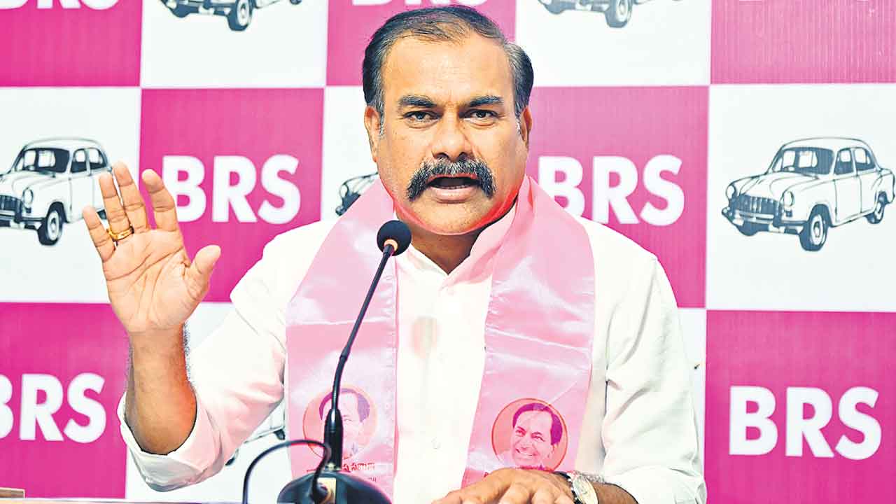 రైతులకు పొన్నం క్షమాపణ చెప్పాలి