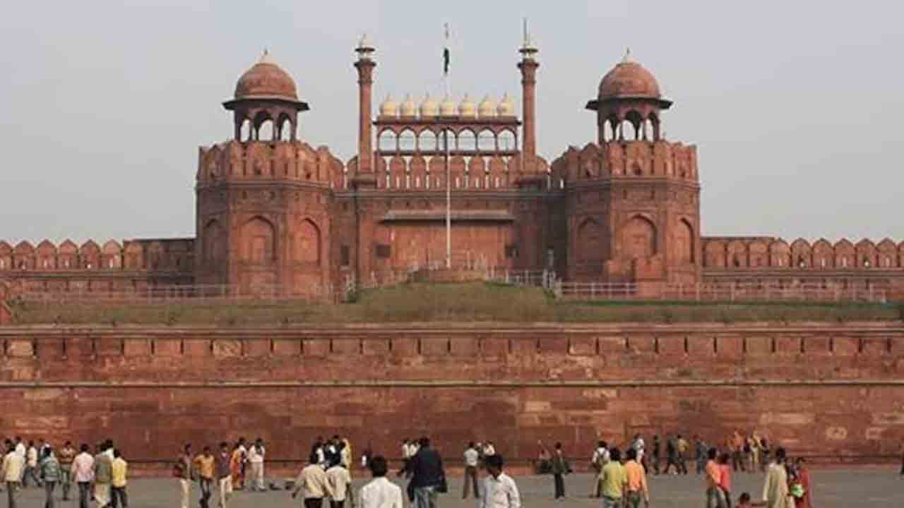 Red Fort | ఎర్రకోటలో డమ్మీ బాంబ్‌.. గుర్తించలేకపోయిన భద్రతా సిబ్బంది.. ఏడుగురు అధికారులపై వేటు