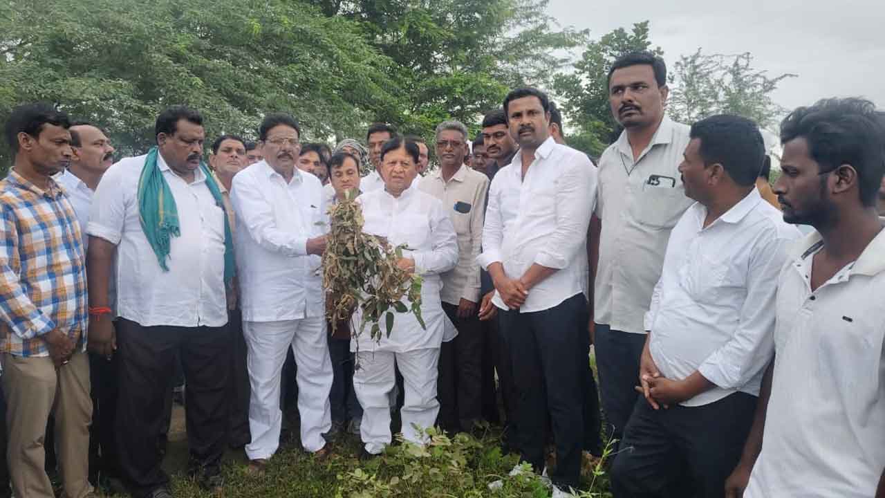 డబుల్ బెడ్రూం ఎంపికలో అర్హులకే ప్రాధాన్యత : ఎమ్మెల్యే సుదర్శన్ రెడ్డి