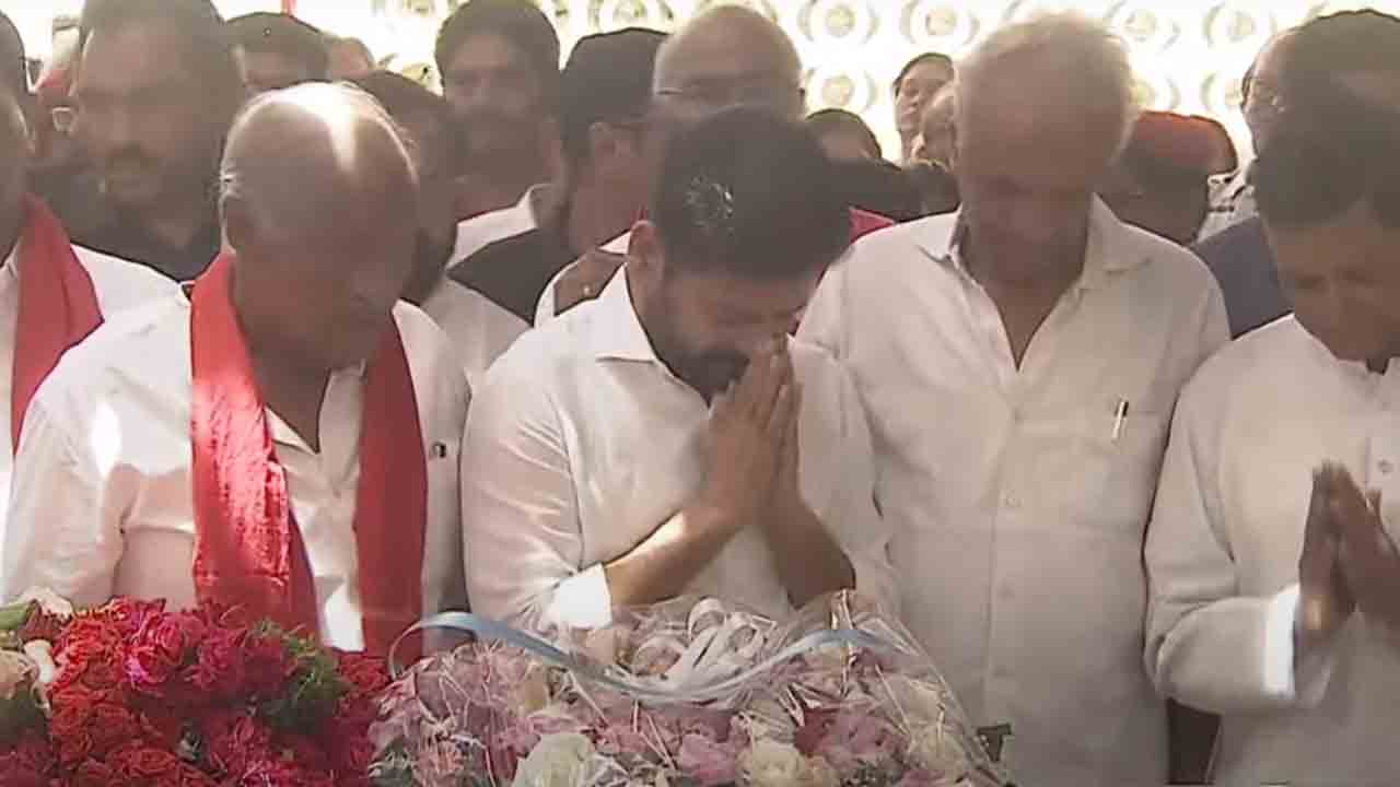 Revanth Reddy | రాజీపడని సిద్ధాంతాలతో రాజకీయాల్లో ఎదిగిన నేత సురవరం: సీఎం రేవంత్