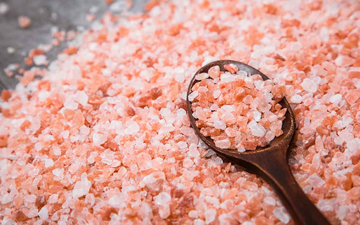 Rock Salt | మీరు రోజూ వాడే తెల్ల ఉప్పుకు బ‌దులుగా ఈ ఉప్పును వాడండి.. ఎన్నో లాభాలు క‌లుగుతాయి..!