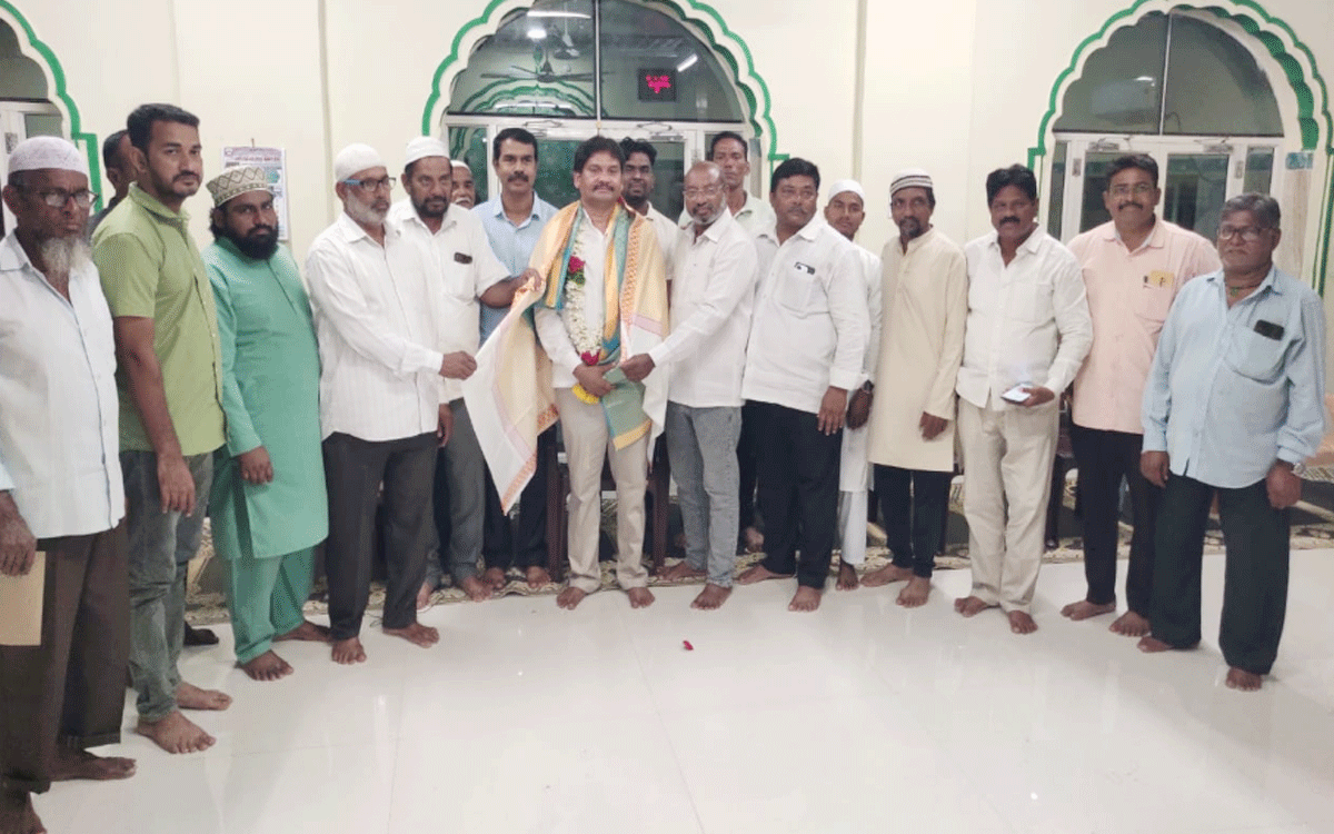 Ramavaram : అందరి అభ్యున్నతి కోసం పాటుపడుతా : సాబీర్ పాషా