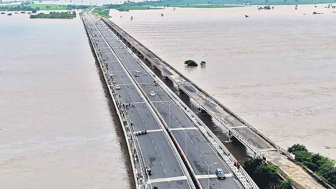 మంజీర తీరం అతలాకుతలం