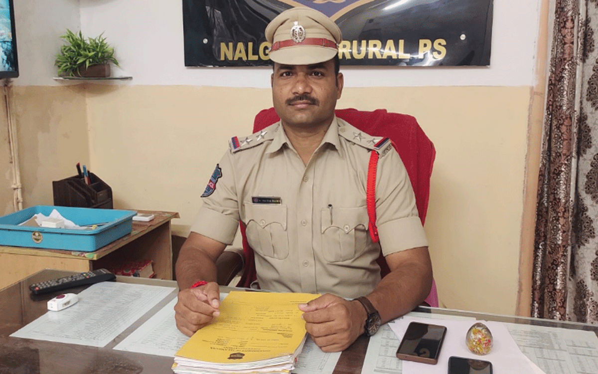 Nalgonda : గణేష్ మండపాల నిర్వాహకులు పోలీస్ పోర్టల్‌లో వివరాలు నమోదు చేయాలి : ఎస్ఐ సైదాబాబు