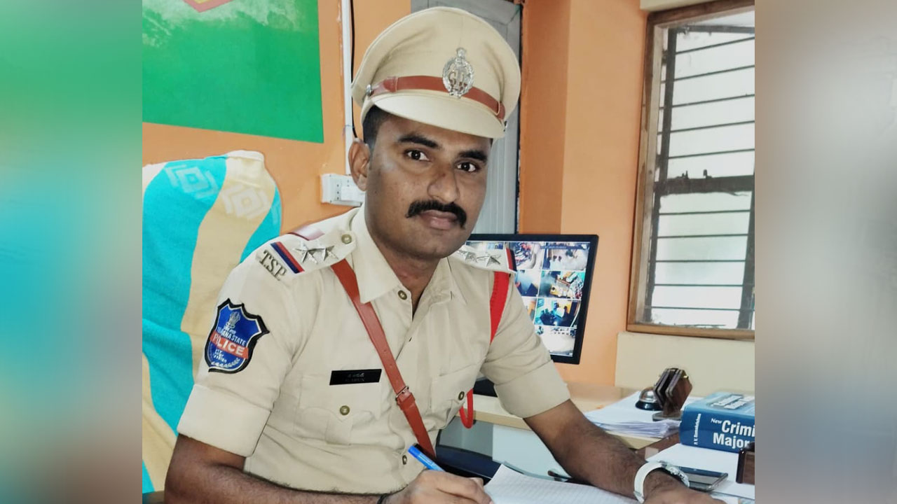 వర్షాలకు ప్రజలు అప్రమత్తంగా ఉండాలి : దౌల్తాబాద్ ఎస్ఐ