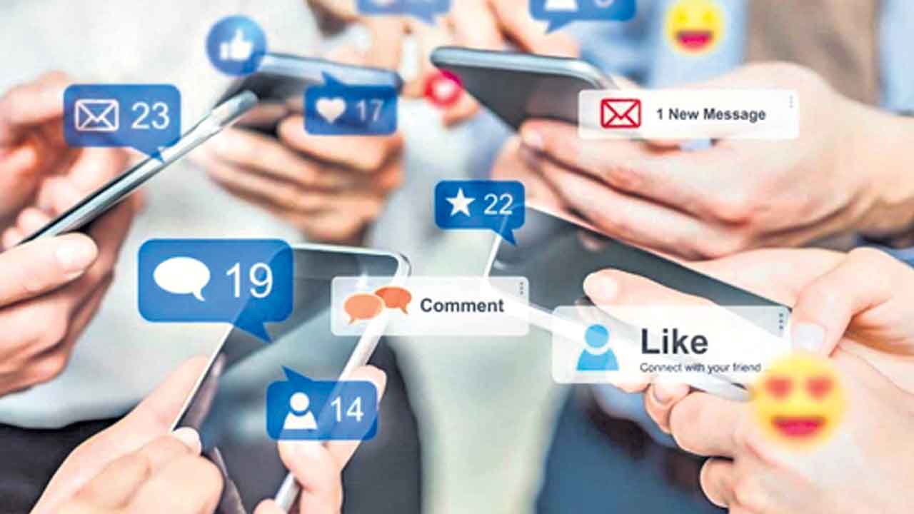 ప్రశ్నలను కేసులతో అణచివేయలేరు