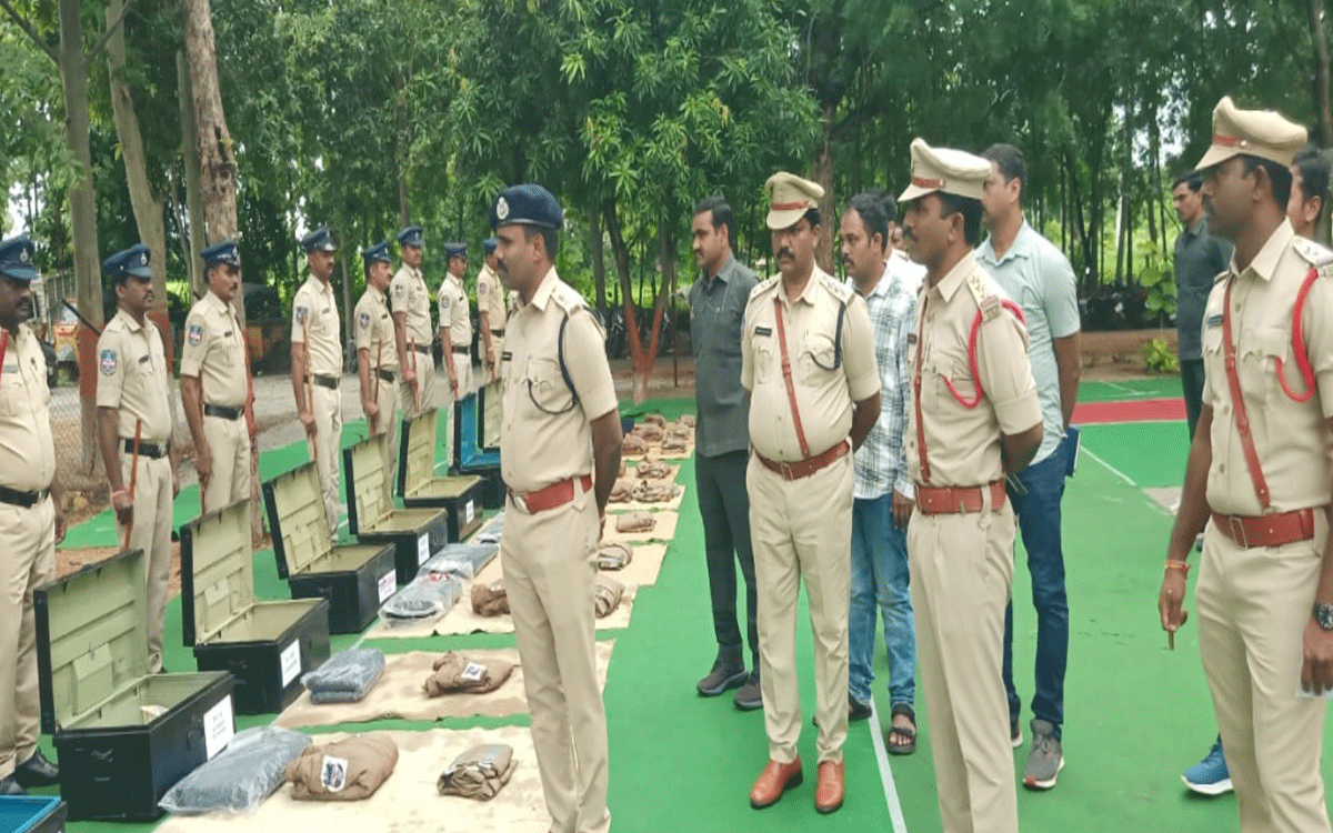 Penpahad : ప్ర‌తి విష‌యాన్ని రికార్డ్స్‌లో న‌మోదు చేయాలి : ఎస్పీ న‌రింహా