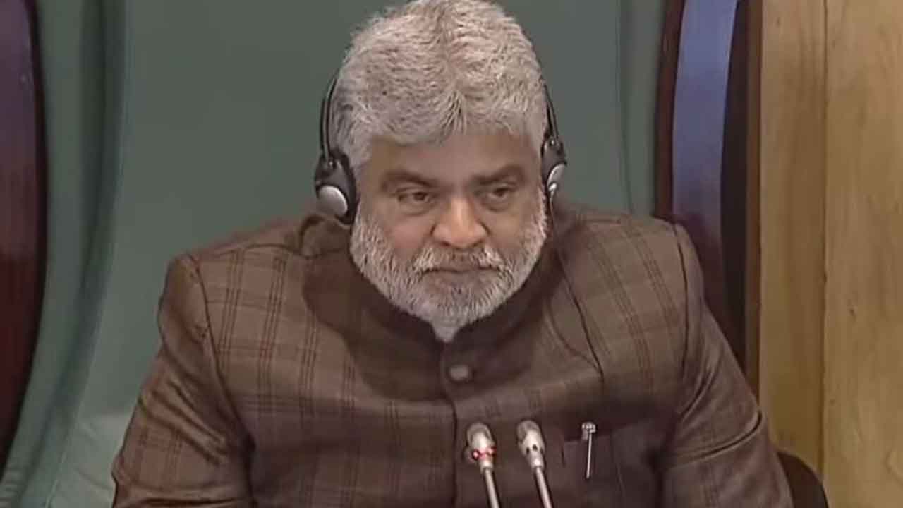 ఫిరాయింపు ఎమ్మెల్యేలకు త్వరలో నోటీసులు !