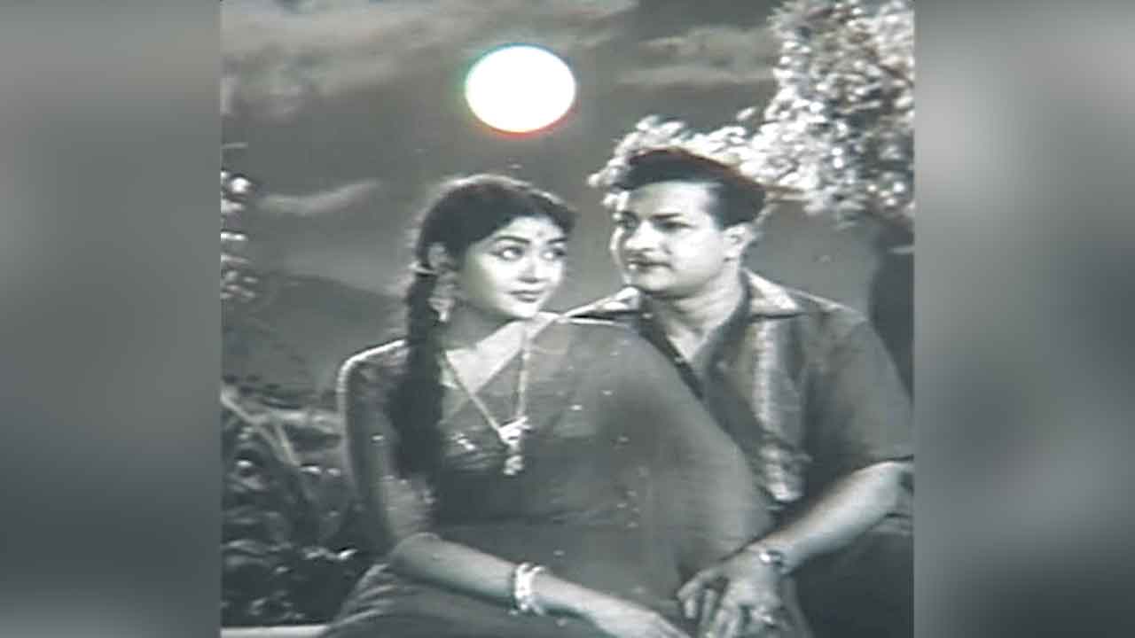 అందమైన ప్లీజింగ్‌ సాంగ్‌ మబ్బులో ఏముంది?