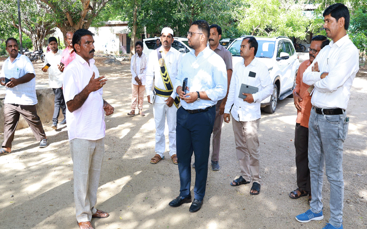 Penpahad : విద్యార్థులు ఉన్నత లక్ష్యాన్ని ఏర్ప‌రుచుకోవాలి : క‌లెక్ట‌ర్ తేజ‌స్ నంద్‌లాల్ ప‌వార్‌