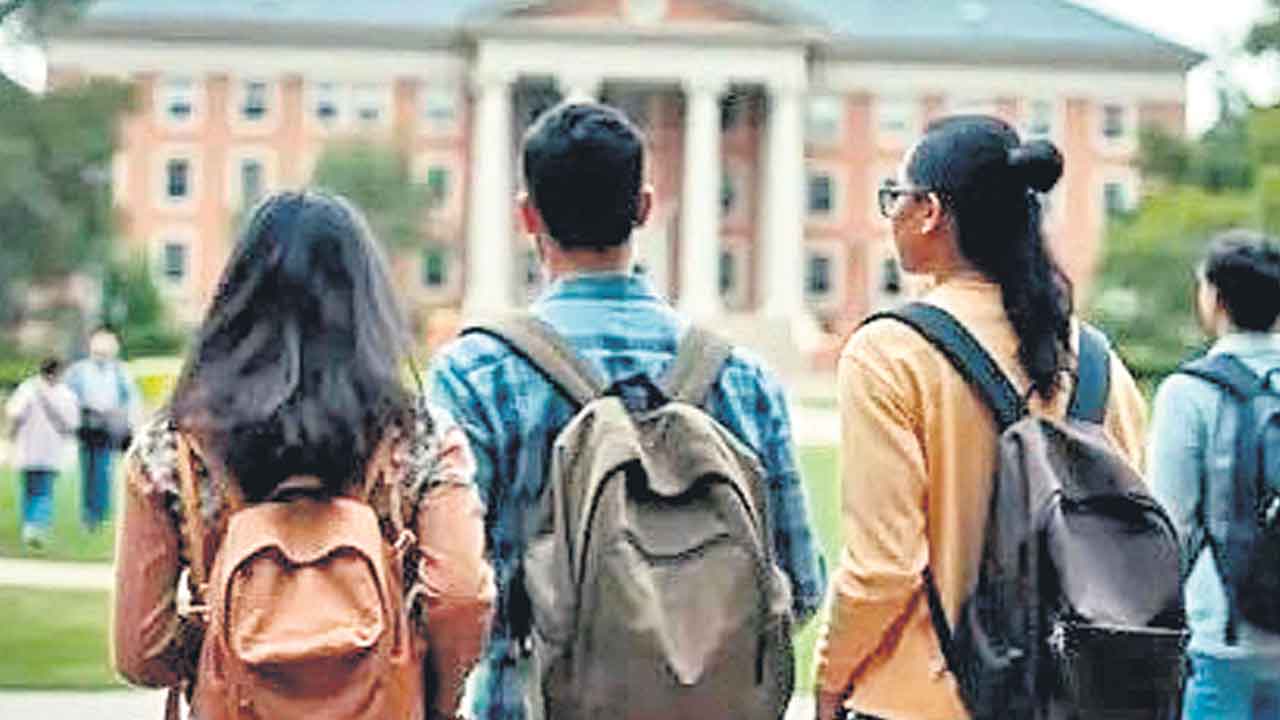 Indian Students | అమెరికా చదువులపై అనిశ్చితి!.. ట్రంప్‌ సర్కారు విధానాలే కారణం