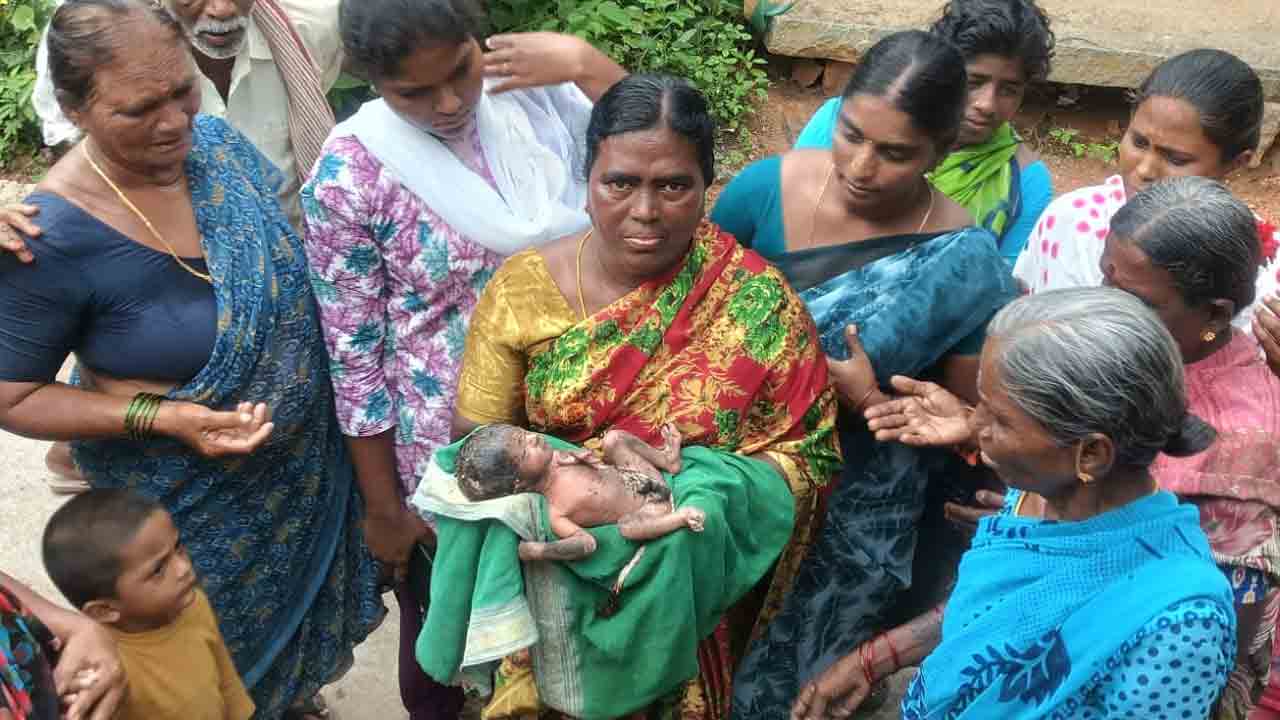 Thimmareddy Gudem | అనాథగా అప్పుడే పుట్టిన పసికందు.. మానవత్వం చాటుకున్న వైద్య సిబ్బంది..!