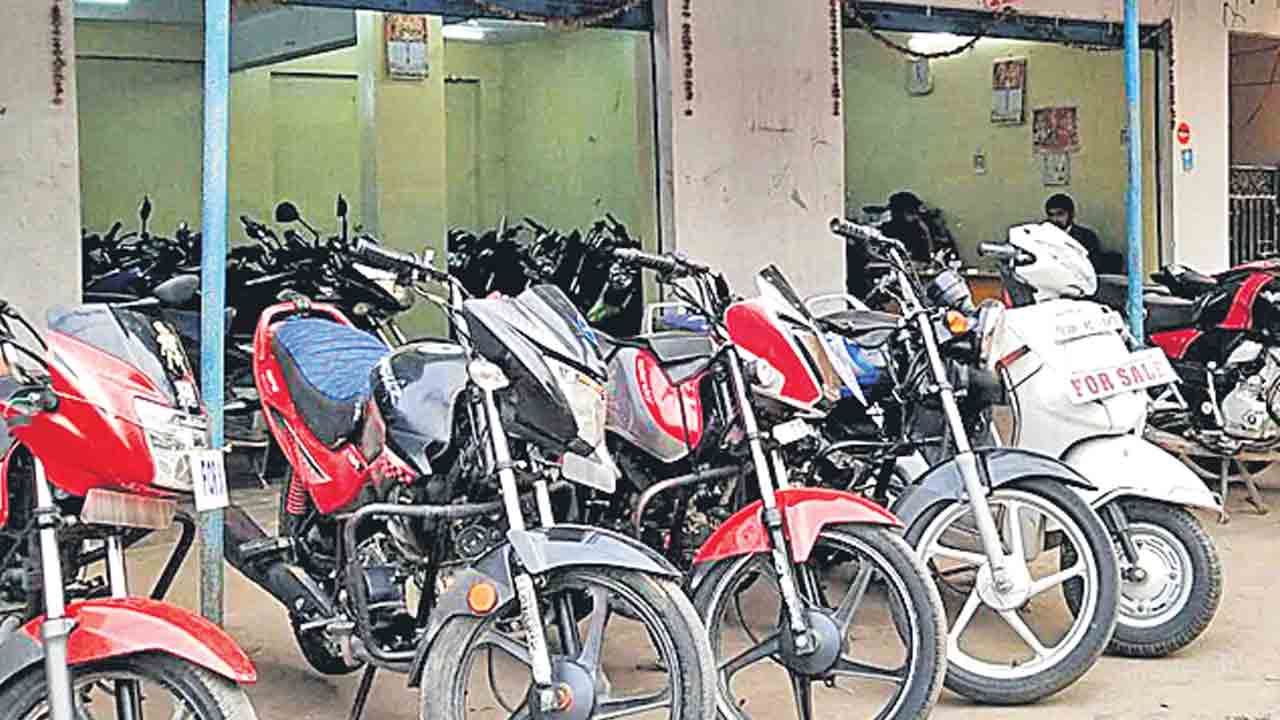 పాత బండ్లకూ తప్పని పన్నుపోటు!