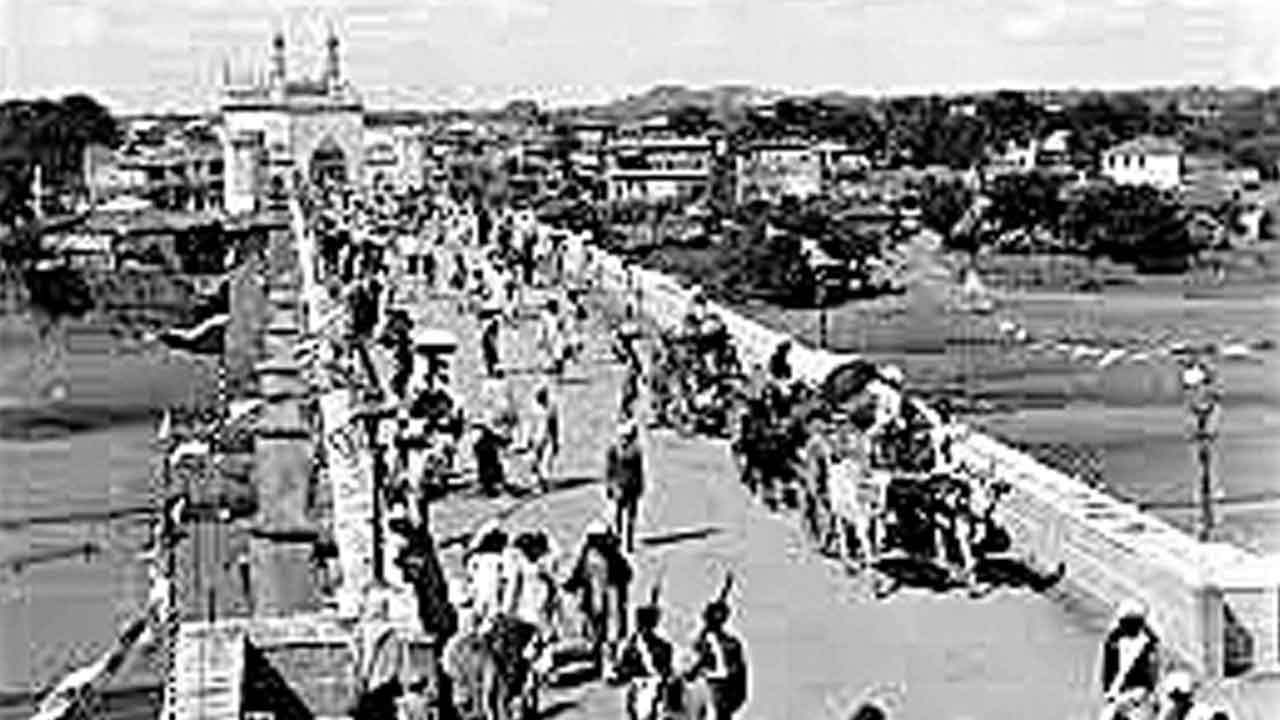 తెలుగు, ఆంధ్రం వేర్వేరు భాషలు