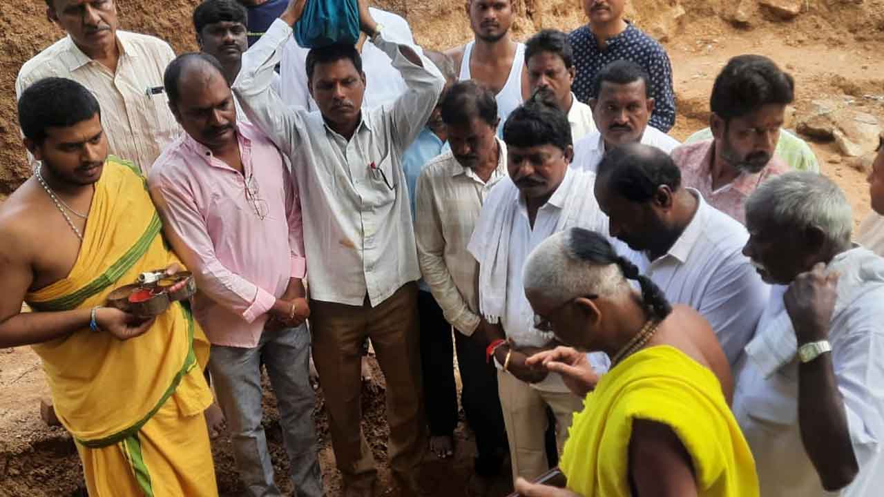 Temple work | ఆలయ గోపుర నిర్మాణ పనులు పునః ప్రారంభం