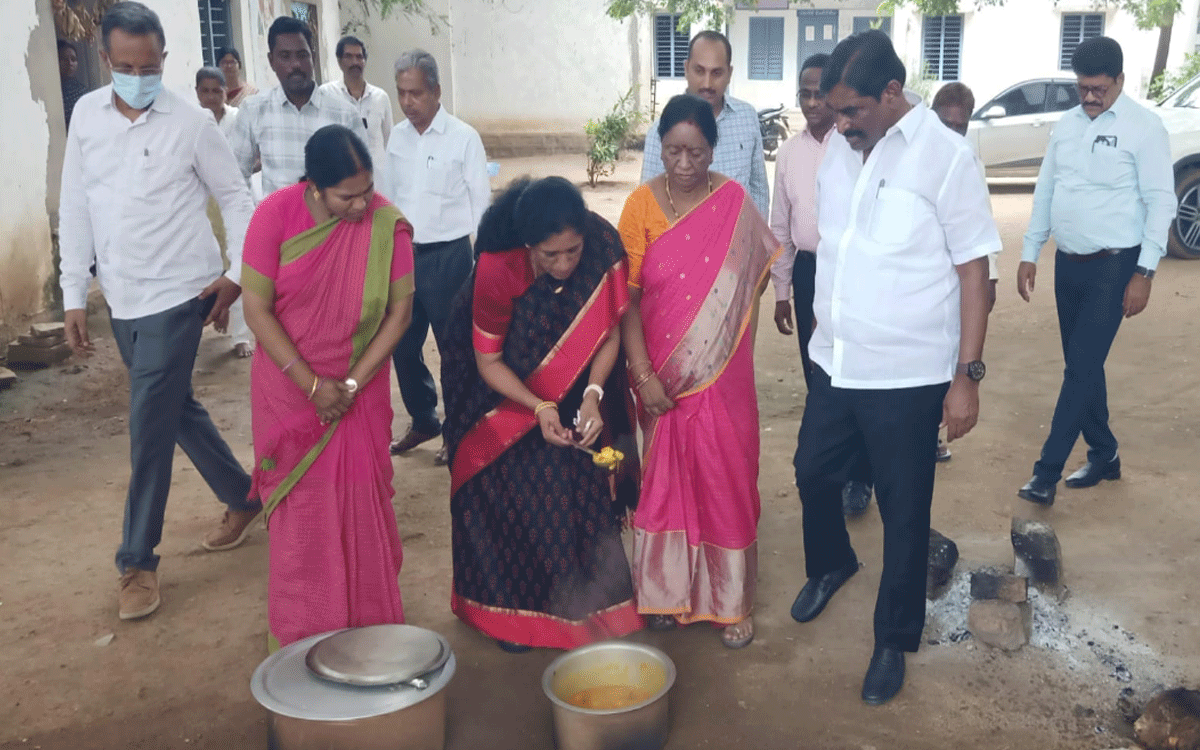 Penpahad : పెన్‌ప‌హాడ్‌ మండలంలో తెలంగాణ ఫుడ్ కమిషన్ విస్తృత ప‌ర్య‌ట‌న‌