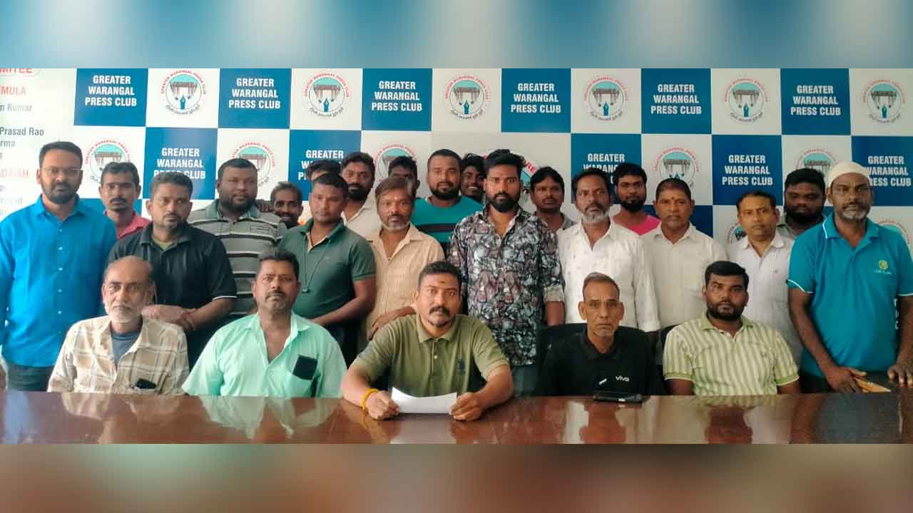 Hanumakonda | స్థానికేతరులతో జీవనోపాధి కోల్పోతున్నాం.. స్వచ్ఛందంగా టైర్ల షాపులు బంద్‌