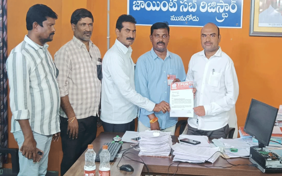 Munugode : సీపీఎస్ విధానాన్ని రద్దు చేయాలి : మిర్యాల మురళి