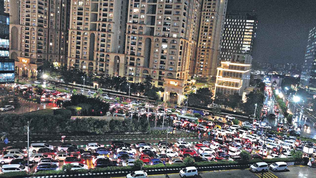 నగరం.. నరకం.. హైదరాబాద్‌ను ముంచెత్తిన వాన!