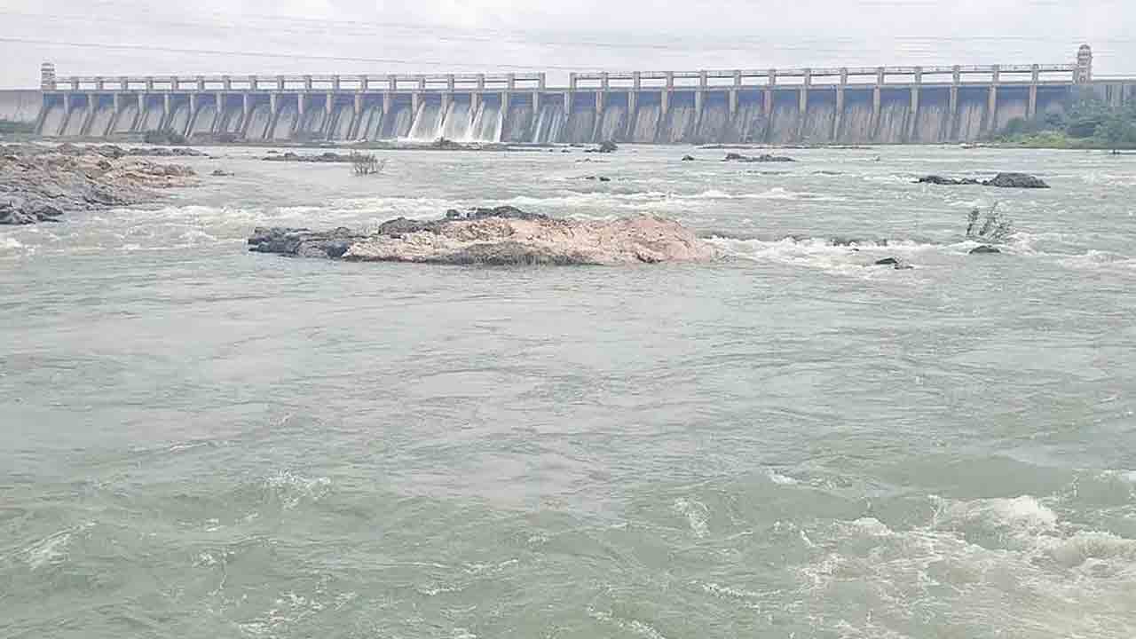 Tungabhadra Dam | పనిచేయని మరో 7 గేట్లు.. తుంగభద్ర డ్యామ్‌కు పొంచిఉన్న ముప్పు..