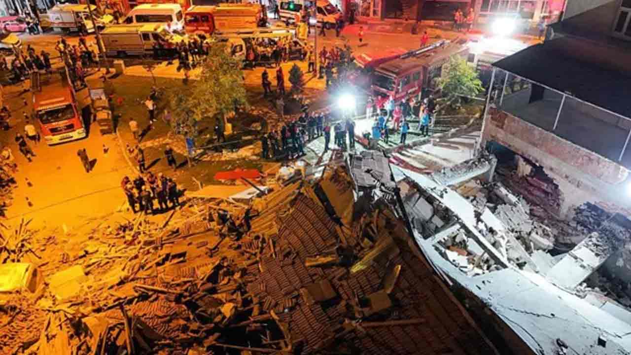 Turkey Earthquake | ట‌ర్కీలో భూకంపం.. 16 భ‌వ‌నాలు నేల‌మ‌ట్టం.. వీడియోలు