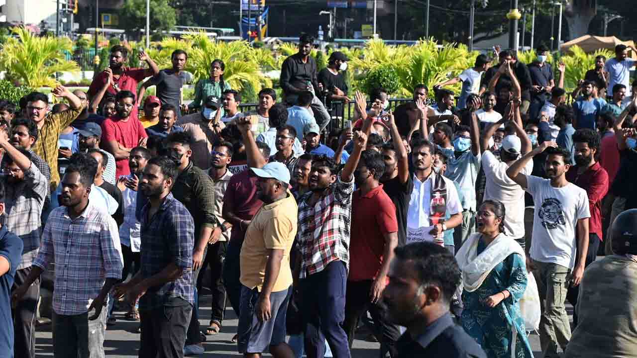 రాష్ట్రంలో ప్రతి ఐదుగురిలో ఒకరు నిరుద్యోగి.. ప్రతి 100 మంది యువతలో 20 మందికి ఉద్యోగం లేదు