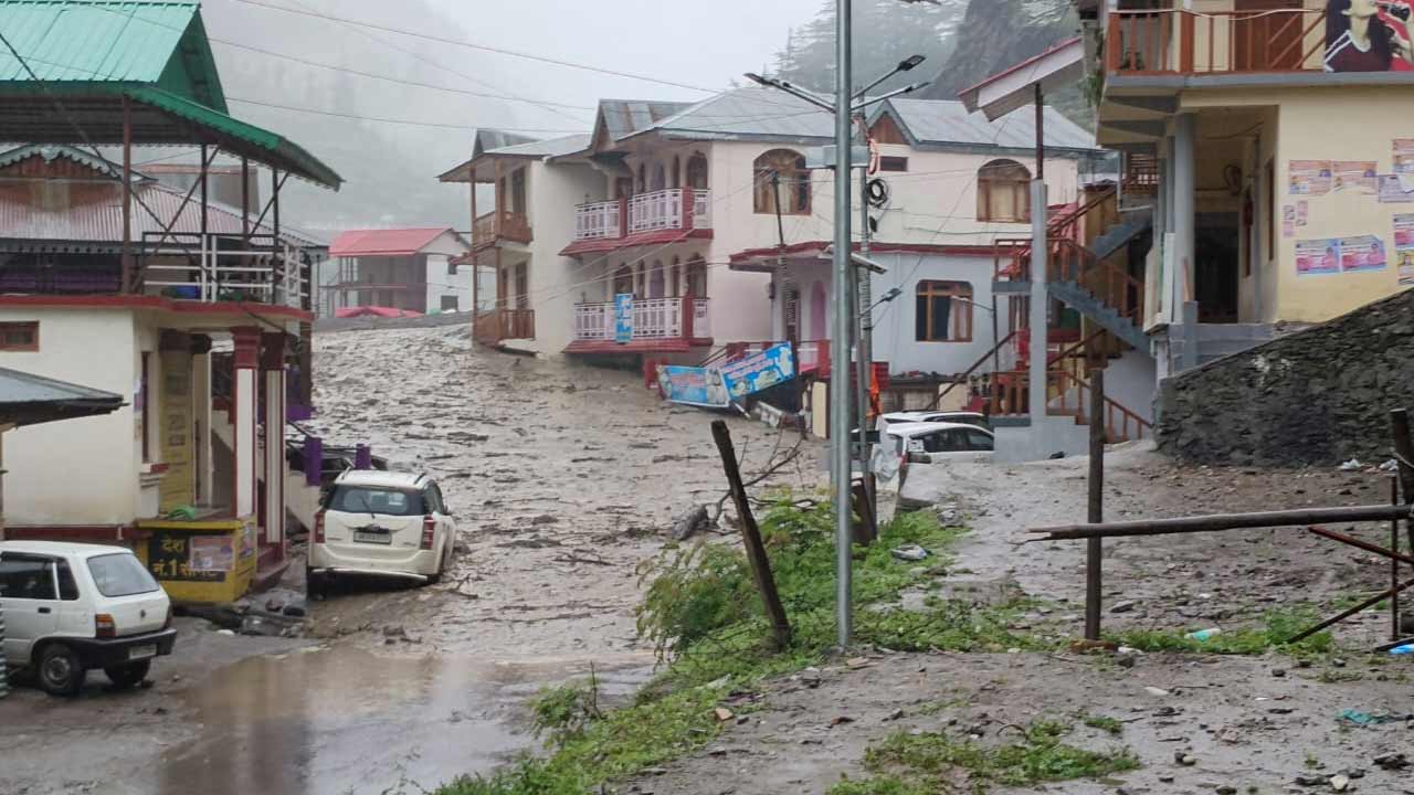 Uttarkashi Cloudburst | ఉత్తరకాశీలో ఆకస్మిక వరదలు.. 10 మంది ఆర్మీ జవాన్లు గల్లంతు