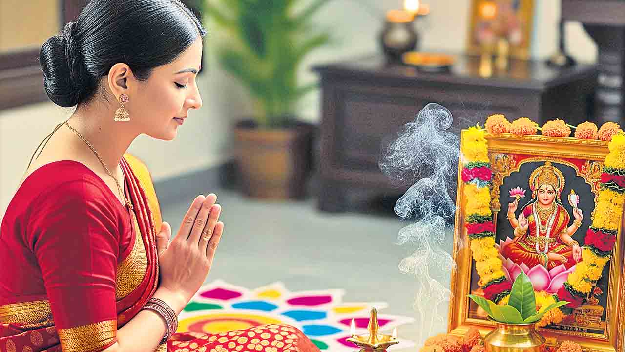 సద్గుణాల నెలవే.. వరలక్ష్మీకొలువు