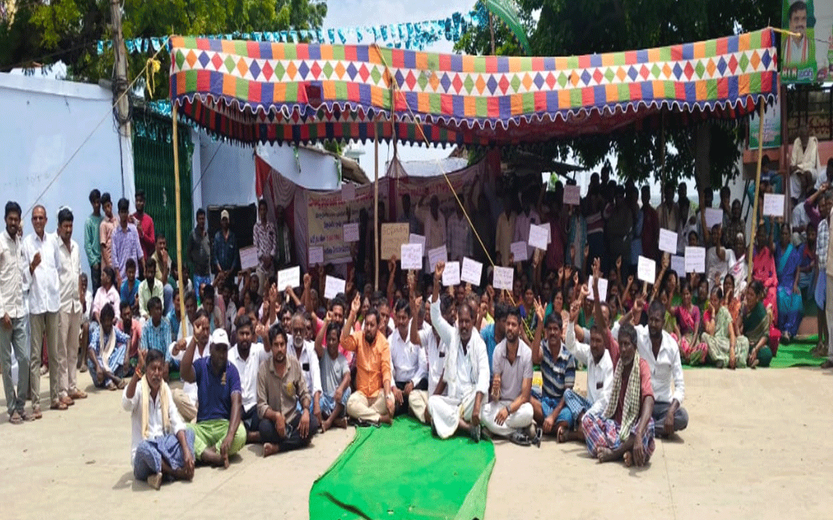 Damaracharla : వైటీపీఎస్‌లో స్థానికులకు ఉద్యోగాలు కల్పించాలని వీర్లపాలెం గ్రామస్తుల ఆందోళన