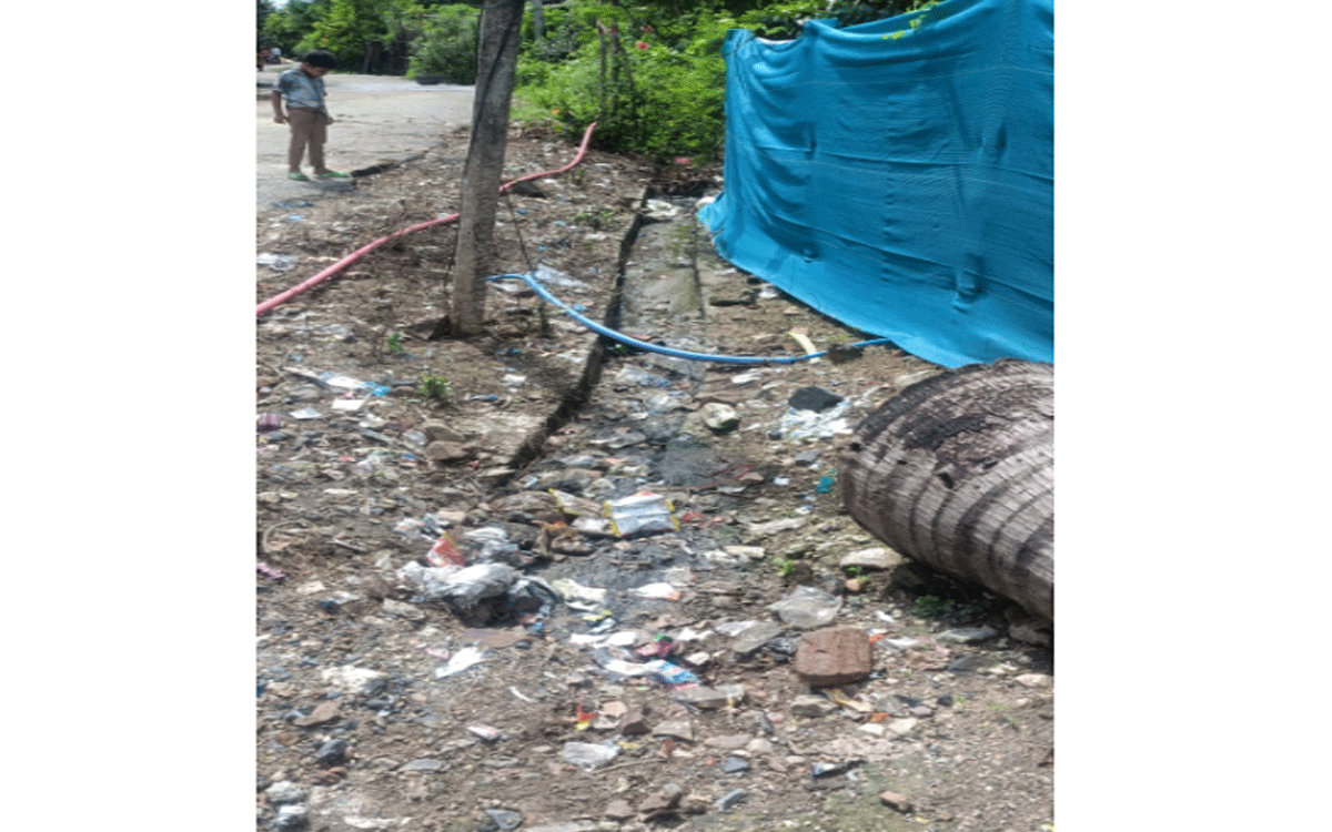 Laxmidevipally : వేప‌ల‌గ‌డ్డ‌ను ప‌ట్టించుకోని అధికారులు.. గిరిజనుల ఇబ్బందులు