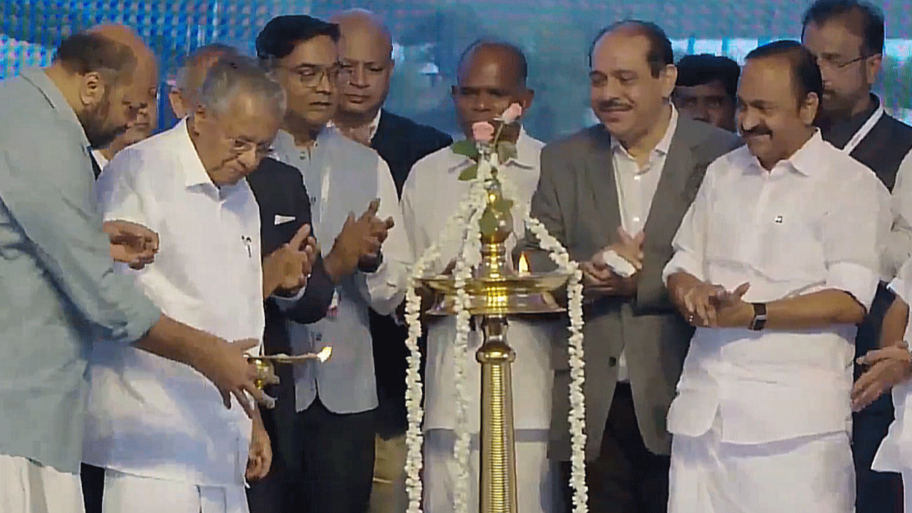 CM Vijayan: అదానీ లాజిస్టిక్స్ పార్క్‌కు శంకుస్థాప‌న చేసిన కేర‌ళ సీఎం