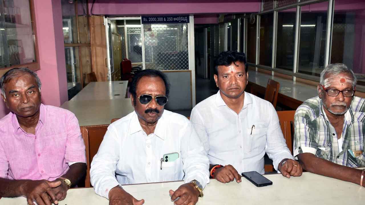 Warangal | ఆర్యవైశ్య సంఘంపై, సిబ్బందిపై దాడులను సహించేది లేదు