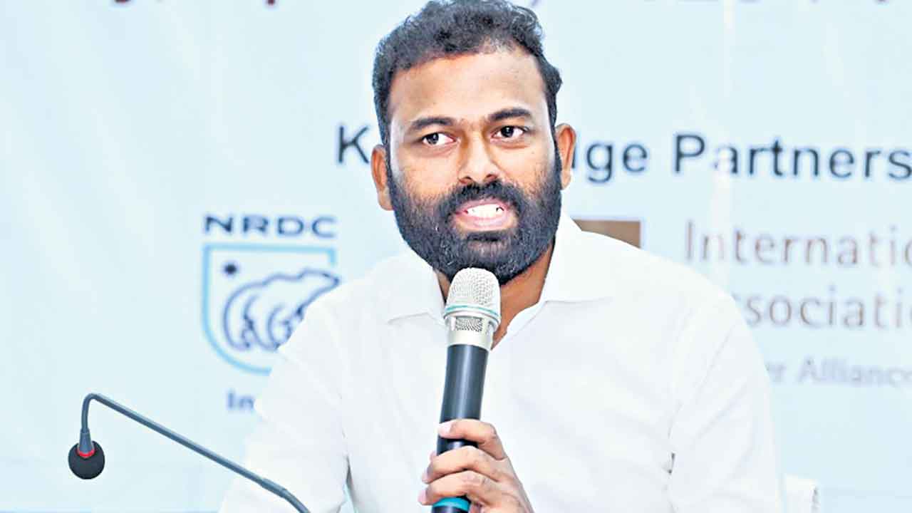 చైనాపై ఆధారపడ్తరా?: సతీశ్‌రెడ్డి