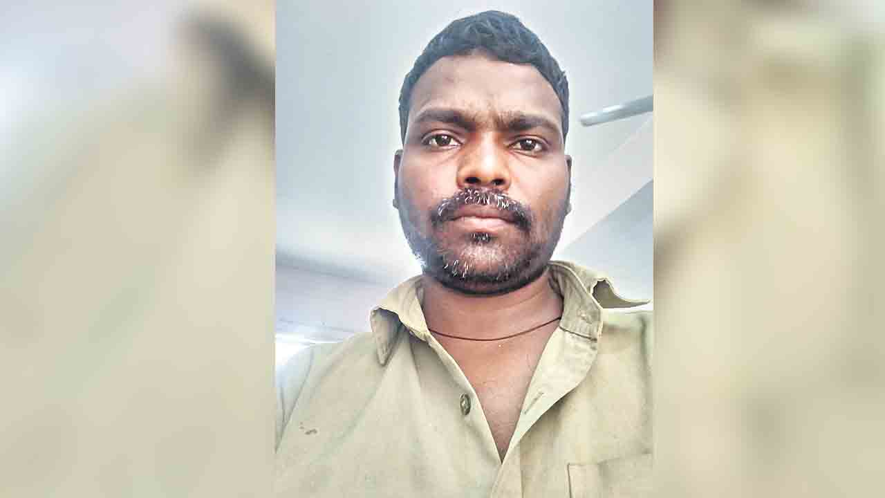 మున్సిపల్‌ కార్మికుడి ఆత్మహత్య