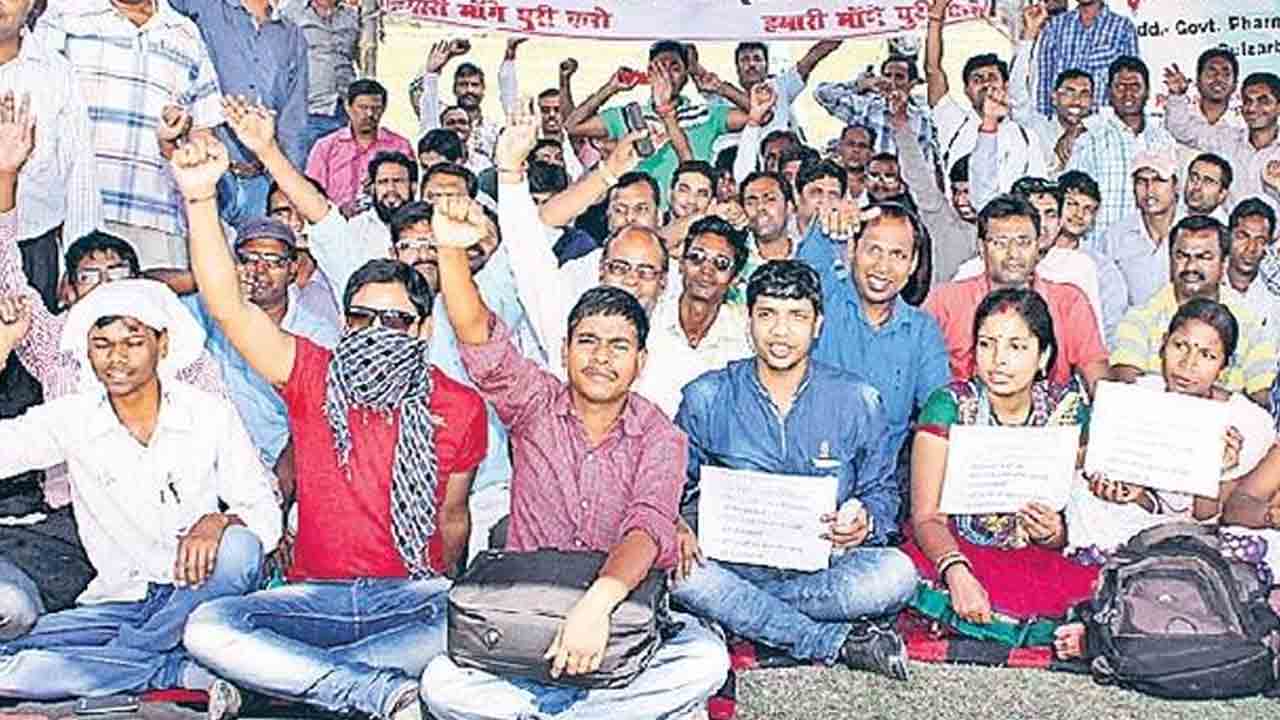 ఐదు నెలల వేతనాలు వెంటనే చెల్లించాలి