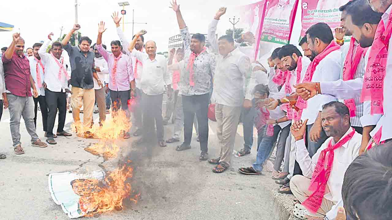ఉమ్మడి మెదక్‌ జిల్లా వ్యాప్తంగా నిరసనల హోరు